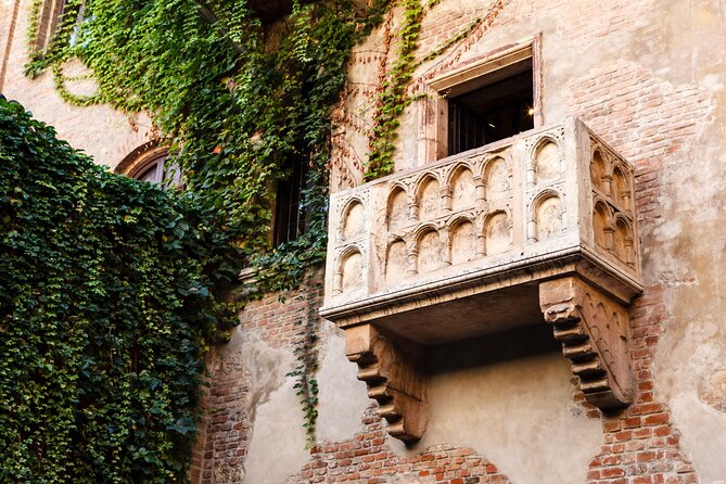 Verona Scavenger Hunt and Best Landmarks Self-Guided Tour - What To Expect