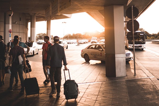 Welcome in Rome: Airport Transfer With Welcome Box - Accessibility Information