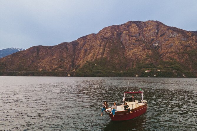 2 Hours Private Boat Tour in the Best Area of Como Lake - Pricing and Reviews