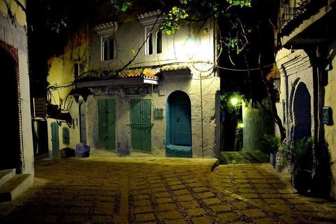 4 Days Tours From Casablanca to Chaouen and Fes - Accommodations and Amenities