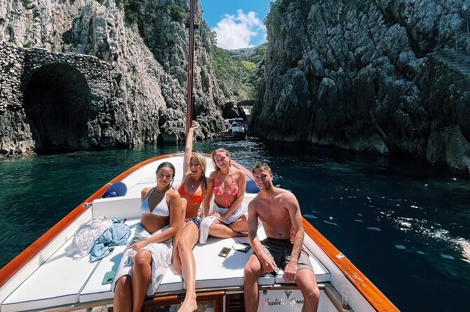 4 Hour Private Boat Tour of Capri