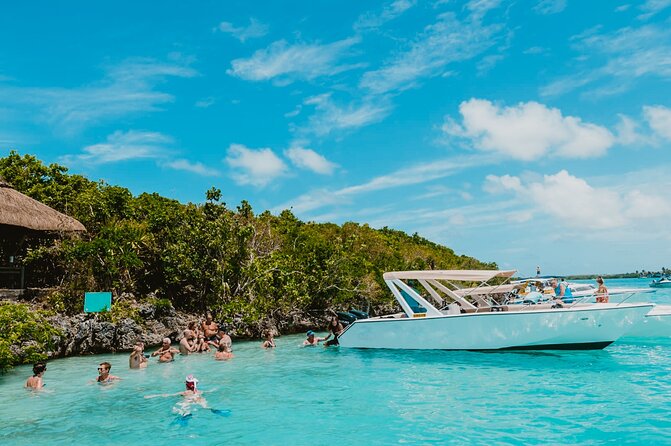 5 Islands Speedboat Cruise Incl. Snorkeling in Blue Bay + Lunch at Ile Aux Cerfs - Inclusions