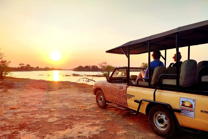 Baobab-Sunrise-Sunset-Vulture-Moonlight Safaris, 4 Options - Option 4: Moonlight Adventure Safari