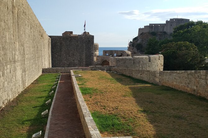 Basketball, History & Archaeology - A Very Unusual Walking Tour - Meeting Point