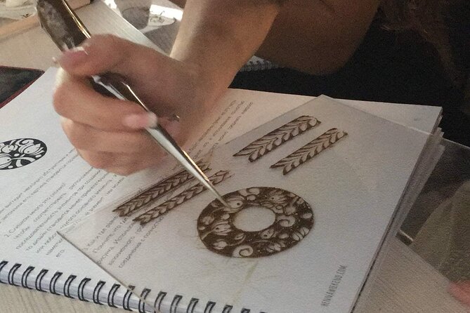 Bohemian Henna Class in Dubai - Logistics