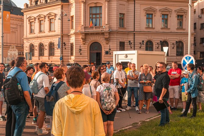 Calea Victoriei Walking Tour With Damian Anfile - Participant Eligibility