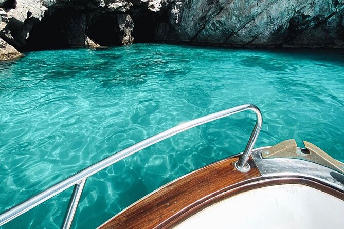 Capri Boat Tour: La Dolce Vita With Captain Danilo