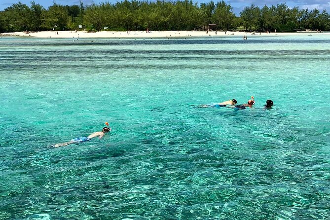 Catamaran BOAT TO ILE AUX CERF & GRSE With Lunch & Snorkelling - The Sum Up