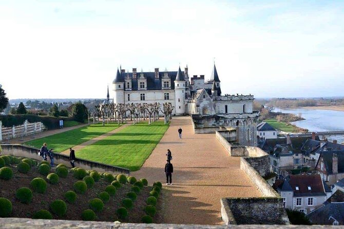 Day Trip: Paris to Loire Valley Castles - (Champagne on Board) - Frequently Asked Questions