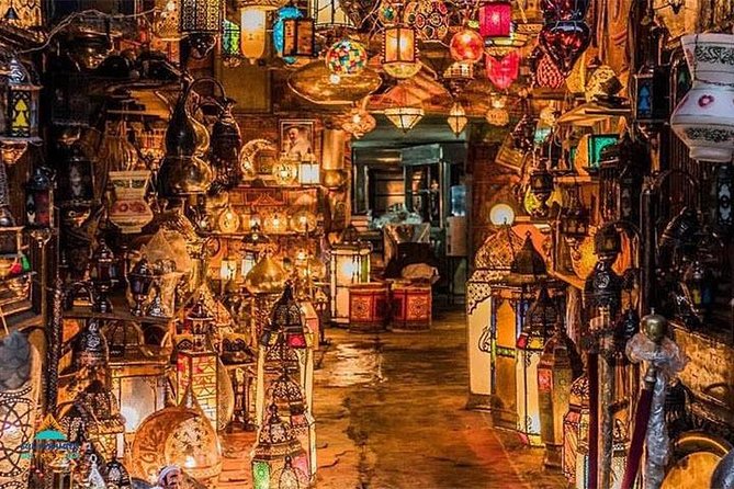 El-Moez Street and Khan Khalili Bazaar - Cultural Experiences Along the Route