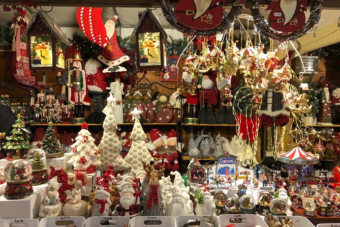 Exploring Florence During Christmas Period – Walking Tour - Enjoying Christmas Decorations in the City