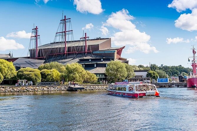 Guided 3,5h Bike Tour Stockholm (English/German) - Directions