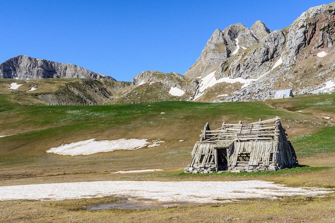 Hiking Kapetanovo Lake​ - Directions and Tips
