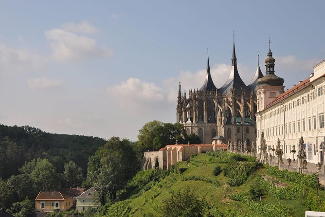 Kutná Hora & Bone Church Private Day Trip With Tereza - Meeting Tereza