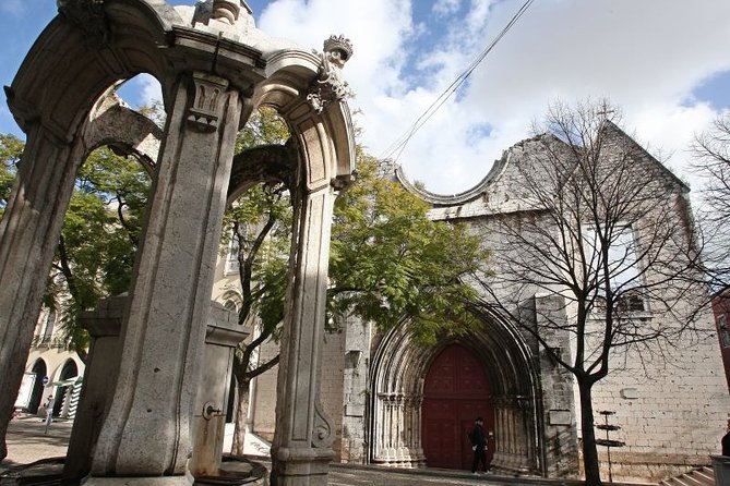 Lisbon Historical Vintage Tour: Old Lisbon - Change Policy and Local Time