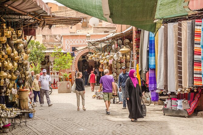 Marrakech Highlights: Palace, Museum, Medrassa & Medina Tour - Meeting Point Details