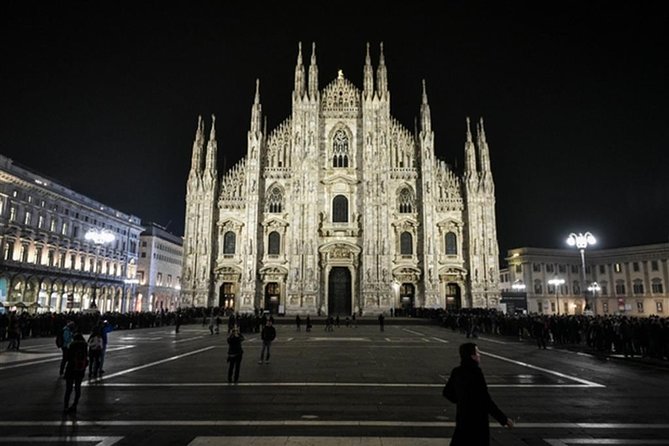 Milan by Night Private Guided Tour, by Car - Customizable Itinerary