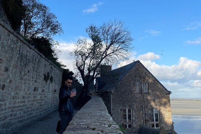 Mont St Michel and Abbey Visit Small Group With Cider Tasting - Lunch Options and Tipping