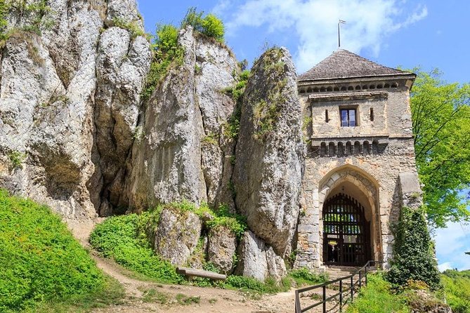 Ogrodzieniec Castle & Ojcow National Park Tour - Itinerary Overview
