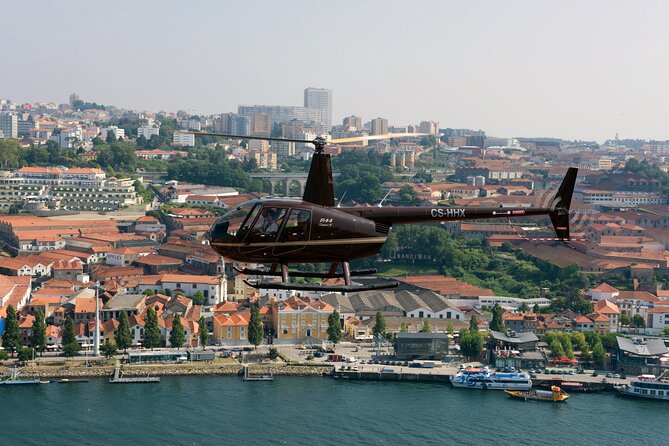 Panoramic Helicopter Flight 10 Minutes in Porto - Weight and Accessibility