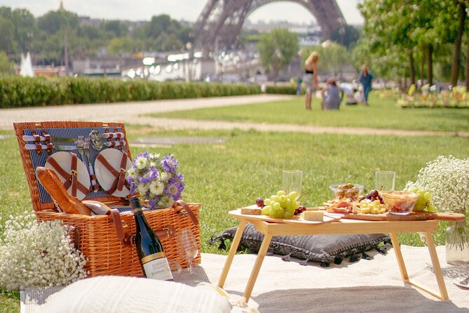 Paris Picnic Experience in Front of the Eiffel Tower - Cancellation Policy and Weather Contingency