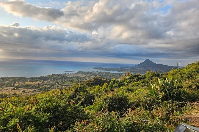 Private and Guided Tour of Mauritius South - Pickup Information