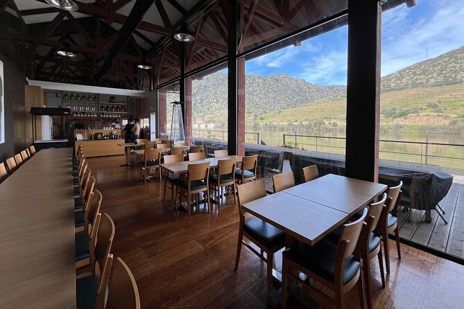 Private Douro Valley Tour With Yacht, Wine Tasting and Lunch - Meeting and Pickup Arrangements