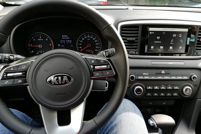 Private Driver to Bucharest From Botosani - Vehicle Amenities and Features