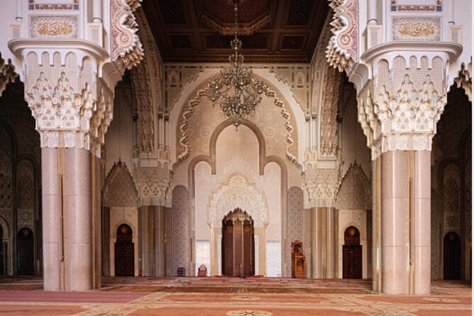 Private Guided Tour to the Unveiled Casablanca With Pick up - Customer Reviews