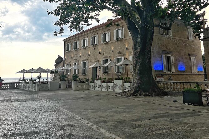 Private In-Depth History Walking Tour of the Old City - Group Size