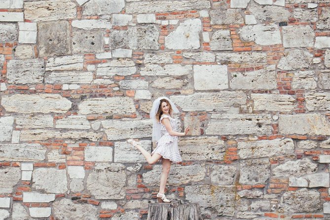 Private Photo Session With a Local Photographer in Budapest - Booking Process