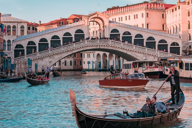 Private Transfer From Budapest to Venice With 2h of Sightseeing - Additional Information