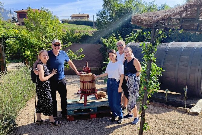 Rioja Boutique Wineries Tour With Lunch, SS - Tour Logistics