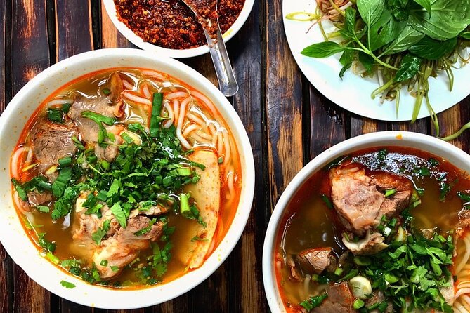 Saigon After Dark With Seafood, Beer & Live Music Bar - Seafood Delights and Local Beer
