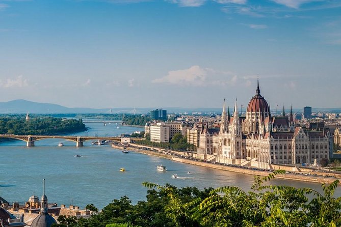 1-Way Private Transfer - Prague to Budapest - Mercedes Benz - up to 7 Passengers - Price and Booking