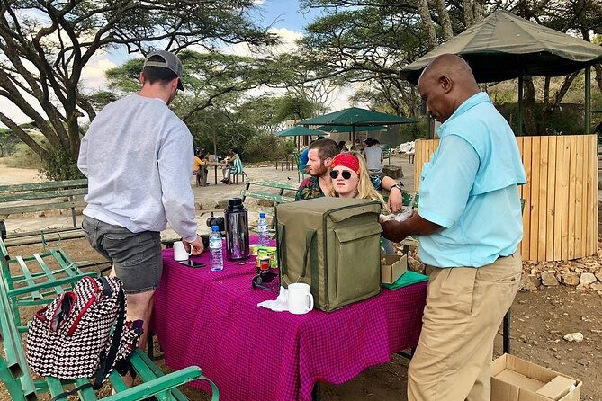 10-Day Amazing Comfort Camping Safari - Dining Experience