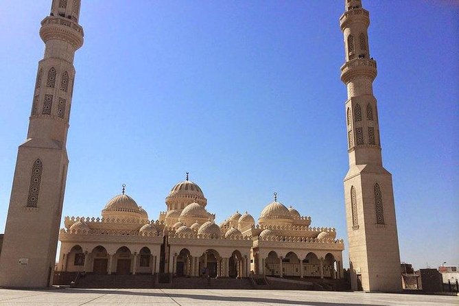 City Tour VIP Sea Food Lunch With Guide And Transfer In Hurghada - Frequently Asked Questions