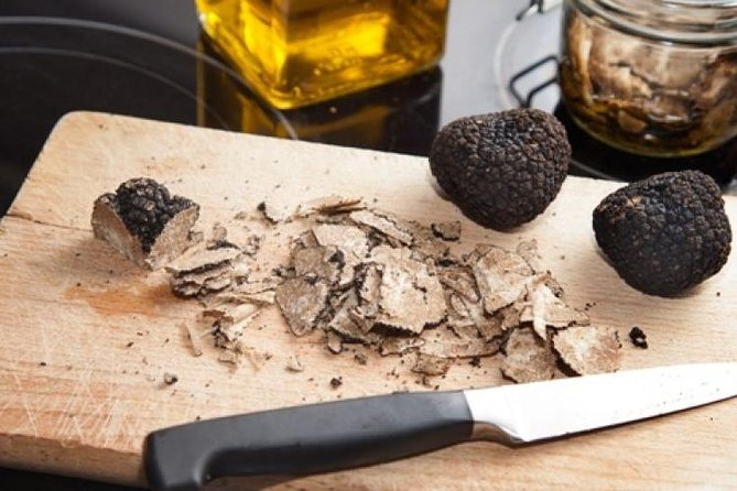 Day Trip: Truffle Hunting With Lunch and Spello Guided Tour - The Sum Up