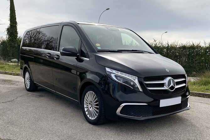 Departure Transfer: Warsaw to Chopin Airport WAW by Van