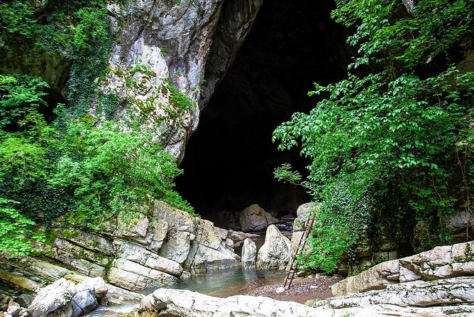 Easy Hike to Nine Cross & Nikortsminda Cathedral. Day Tour From Kutaisi - Cancellation Policy