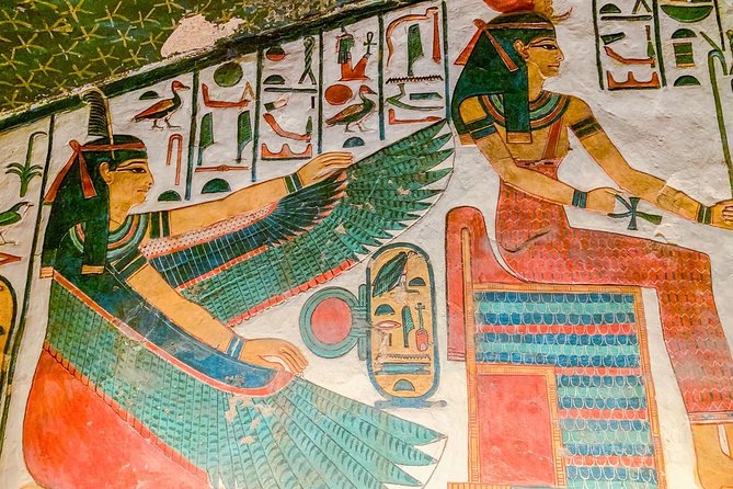 From Luxor: Habu Temple,Valley of the Artisans,Valley of the Queens-Private Tour - Pickup Information