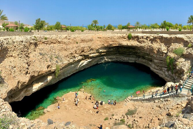 Full-Day Private Guided Wadi Shab and Bimmah Sink Hole Tour - How to Book