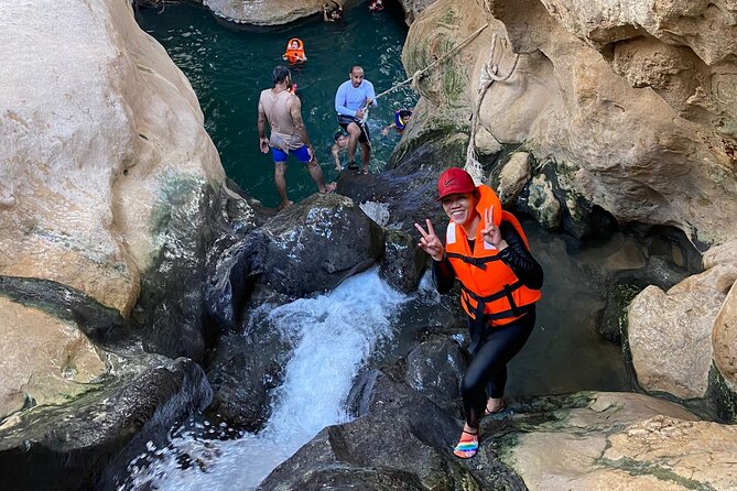 Full-Day Private Tour of Wadi Shab and Bimmah Sinkhole - Inclusions