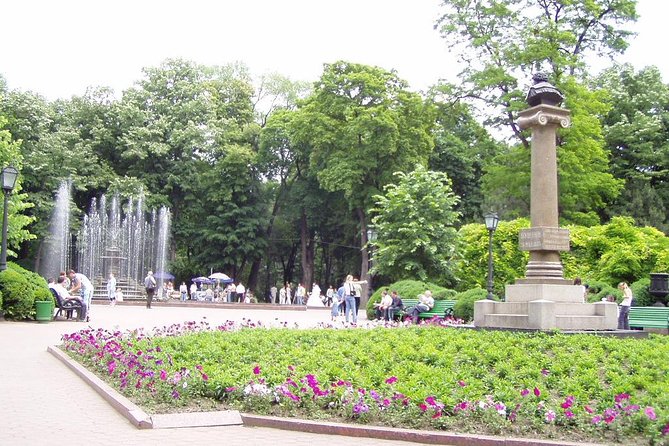 GROUP - Walking City Tour - Weather-Dependent Considerations