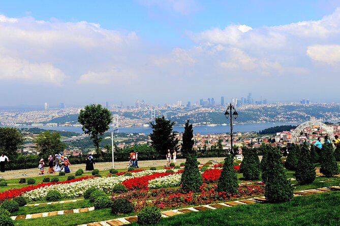 Highlights of Europe & Asia Continents With Topkapı Palace-Harem - Dining Options Near Topkapı Palace