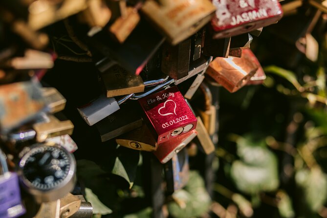 Instagram Photo Tour: Zagreb Photo Points & Posing With Statues - Tour Overview