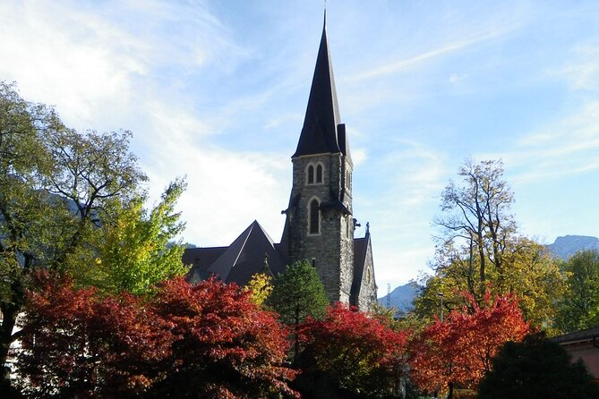 Interlaken City Warp Speed Intro by Brisk Walking With Guide - Group Size Limitations
