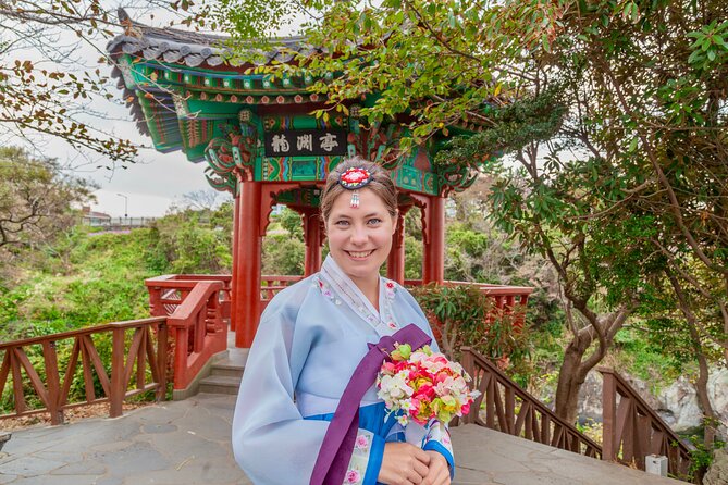 [Jeju] Hanbok Private Guide Tour & Photo Session in Beautiful Yongduam Rock, - Booking & Cancellation Policy