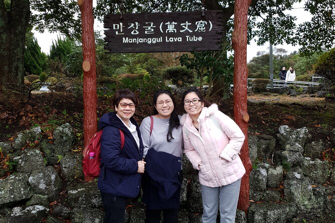 Jeju Island Private Tour - UNESCO Day Tour & Haenyeo Performance - Itinerary Highlights