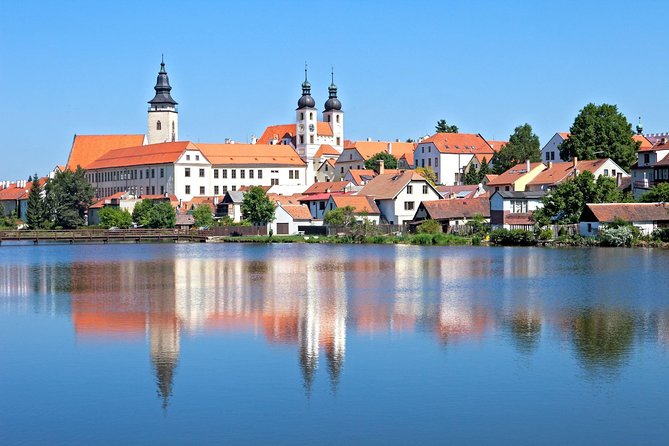 One Way Transfer From VIENNA to Prague With Optional Stop at Telc (Unesco) - Service Details